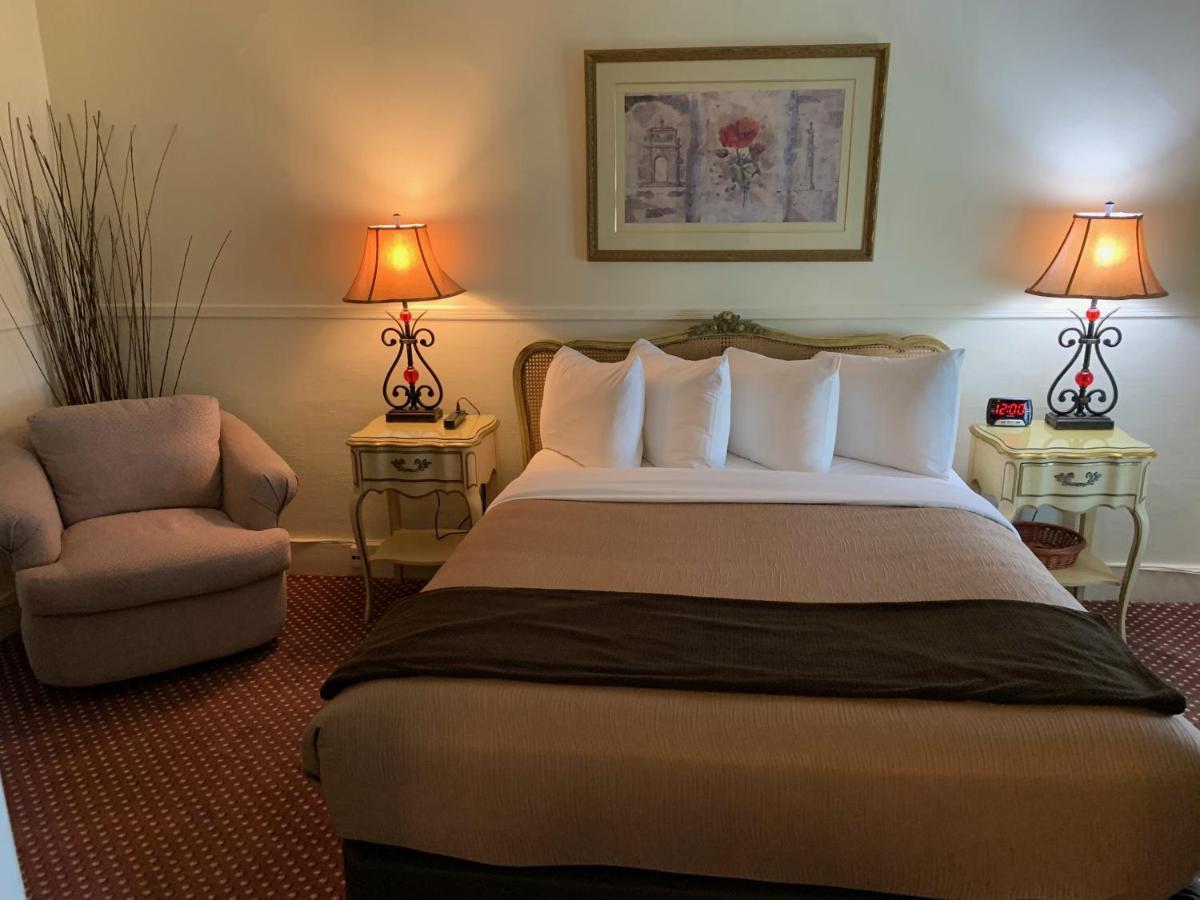 Kennedy House 3*